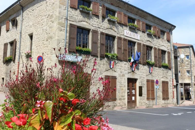 Bas-En-Basset (43210)